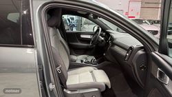 Volvo XC40 Plus, B3 Mild hybrid, Gasolina, Dark - Miniatura 41