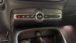Volvo XC40 Plus, B3 Mild hybrid, Gasolina, Dark - Miniatura 49