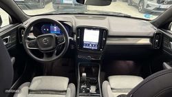 Volvo XC40 Plus, B3 Mild hybrid, Gasolina, Dark - Miniatura 9
