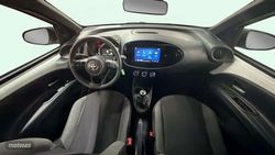 Toyota Aygo X Cross 5 AÑOS GARANTÍA - Miniatura 7