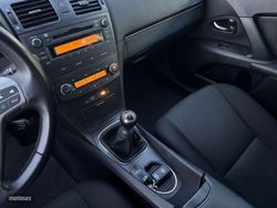 Toyota Avensis 2.0 D-4D Business - Miniatura 12
