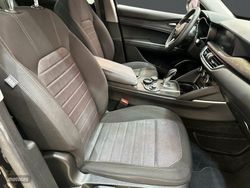 Alfa Romeo Stelvio 2.2 Diésel 118kW (160CV) Super RWD - Miniatura 9