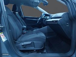 Volkswagen Golf Life 1.0 eTSI 81kW (110CV) DSG - Miniatura 9