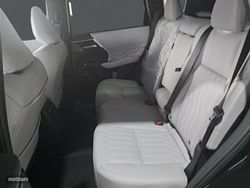 Mitsubishi Outlander PHEV Kaiteki+ 4WD - Miniatura 10