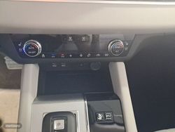 Mitsubishi Outlander PHEV Kaiteki+ 4WD - Miniatura 17