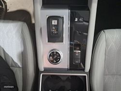 Mitsubishi Outlander PHEV Kaiteki+ 4WD - Miniatura 18