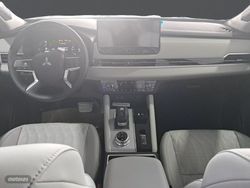 Mitsubishi Outlander PHEV Kaiteki+ 4WD - Miniatura 7