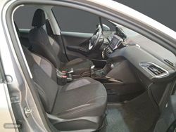 Peugeot 2008 Active BlueHDI 100 S&S BVM6 - Miniatura 9