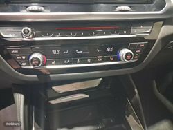 BMW X4 xDrive20d - Miniatura 17