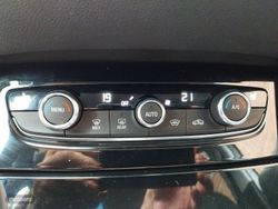 Opel Grandland X 1.6 Turbo Ultimate Auto 4x2 - Miniatura 31