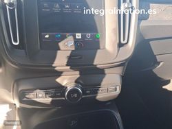 Volvo XC40 2.0 D3 - Miniatura 16
