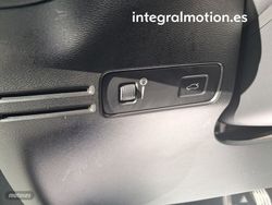 Volvo XC40 2.0 D3 - Miniatura 18