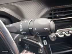 Peugeot 2008 Allure BlueHDI 130 S&S EAT8 - Miniatura 13