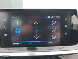 Peugeot 2008 Allure BlueHDI 130 S&S EAT8 - Miniatura 16