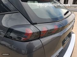 Peugeot 2008 Allure BlueHDI 130 S&S EAT8 - Miniatura 28