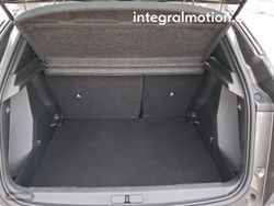Peugeot 2008 Allure BlueHDI 130 S&S EAT8 - Miniatura 30