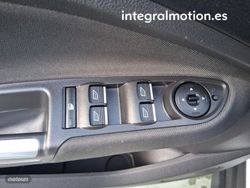 Ford C-Max 1.0 EcoBoost 92kW (125CV) Titanium - Miniatura 32