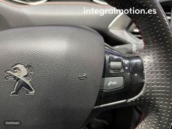 Peugeot 308 5p GT Line 1.2 130CV - Miniatura 23
