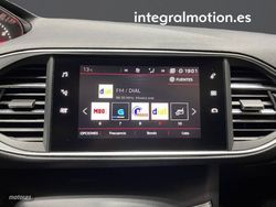 Peugeot 308 5p GT Line 1.2 130CV - Miniatura 24