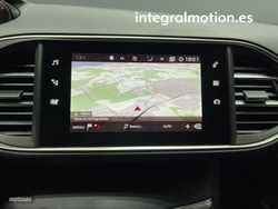 Peugeot 308 5p GT Line 1.2 130CV - Miniatura 25