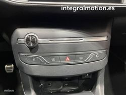 Peugeot 308 5p GT Line 1.2 130CV - Miniatura 31