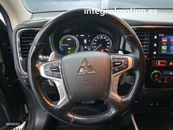 Mitsubishi Outlander 2.0 PHEV Kaiteki Auto 4WD - Miniatura 11