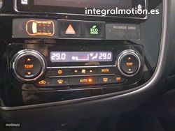 Mitsubishi Outlander 2.0 PHEV Kaiteki Auto 4WD - Miniatura 17