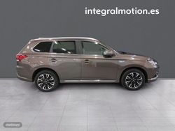 Mitsubishi Outlander 2.0 PHEV Kaiteki Auto 4WD - Miniatura 26