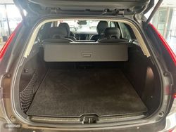 Volvo XC 60 2.0 D4 Momentum Pro Auto - Miniatura 30