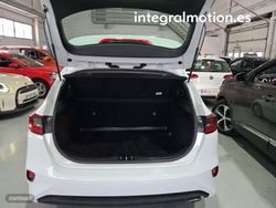 Kia Ceed 1.0 MHEV 88kW (120CV) Drive DCT - Miniatura 30