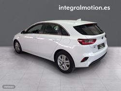 Kia Ceed 1.0 MHEV 88kW (120CV) Drive DCT - Miniatura 4