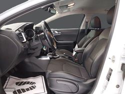 Kia Ceed 1.6 MHEV iMT 100kW (136CV) Drive - Miniatura 6