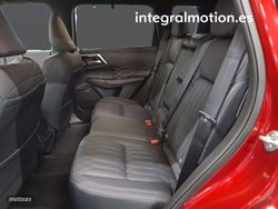 Mitsubishi Outlander PHEV Kaiteki+ 4WD - Miniatura 10