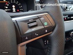 Mitsubishi Outlander PHEV Kaiteki+ 4WD - Miniatura 13