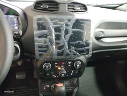 Jeep Renegade 4xe North Star 1.3 PHEV 240hp AT EAWD - Miniatura 16