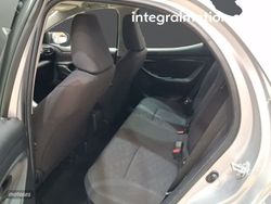 Toyota Yaris 1.5 120H Active Plus - Miniatura 10