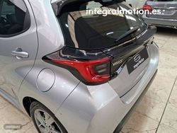 Toyota Yaris 1.5 120H Active Plus - Miniatura 28