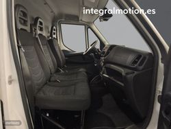 Iveco Daily 35s14 L3H2 2.2 136 CV - Miniatura 10