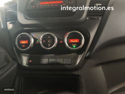 Iveco Daily 35s14 L3H2 2.2 136 CV - Miniatura 11