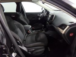 Jeep Cherokee Longitude 4x4 - Miniatura 10