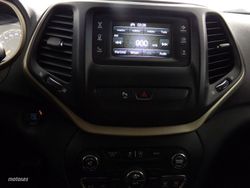 Jeep Cherokee Longitude 4x4 - Miniatura 13