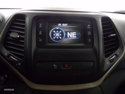 Jeep Cherokee Longitude 4x4 - Miniatura 14
