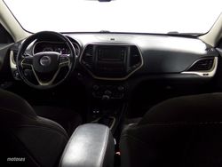 Jeep Cherokee Longitude 4x4 - Miniatura 6