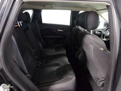 Jeep Cherokee Longitude 4x4 - Miniatura 9