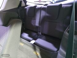 Toyota Corolla 2.2 D-4D - Miniatura 10