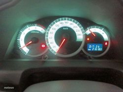 Toyota Corolla 2.2 D-4D - Miniatura 15