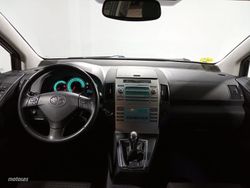 Toyota Corolla 2.2 D-4D - Miniatura 6