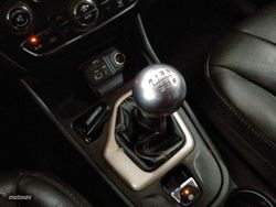 Jeep Cherokee Limited 4x2 - Miniatura 13