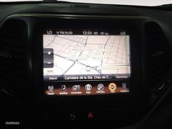 Jeep Cherokee Limited 4x2 - Miniatura 15