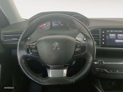 Peugeot 308 PureTech 130 S&S Allure 96 kW (130 CV) - Miniatura 8